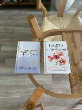 Joyce Meyer Set Books - Powerful Thinking & Habits of a Godly Woman